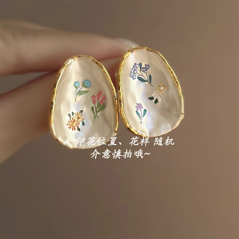 Atemberaubende Ohrring für den Alltag