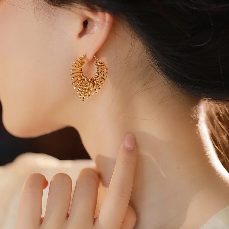 Atemberaubende Gold Ohrring für den Alltag
