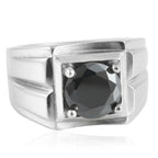 Zarte handwerkliche Ring