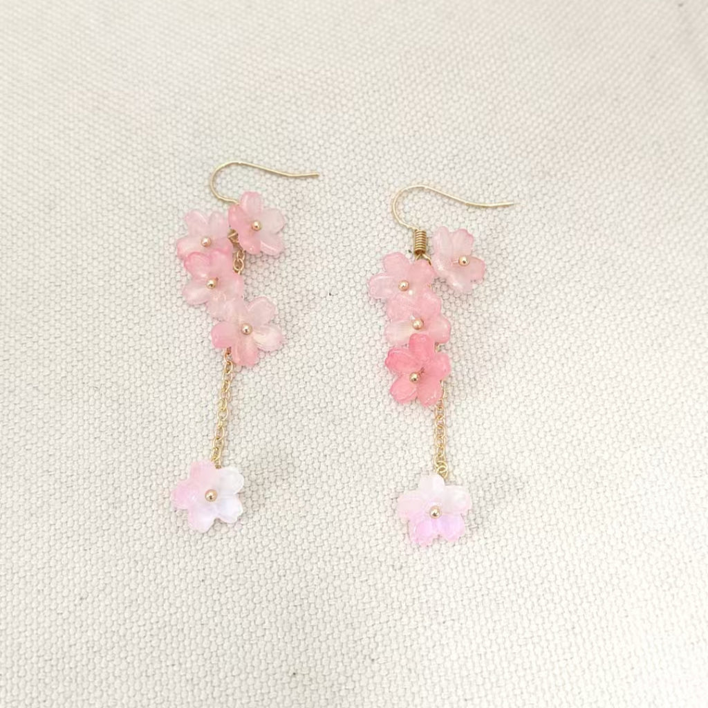 Zarte handwerkliche Ohrring