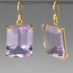 Zarte handwerkliche Ohrring