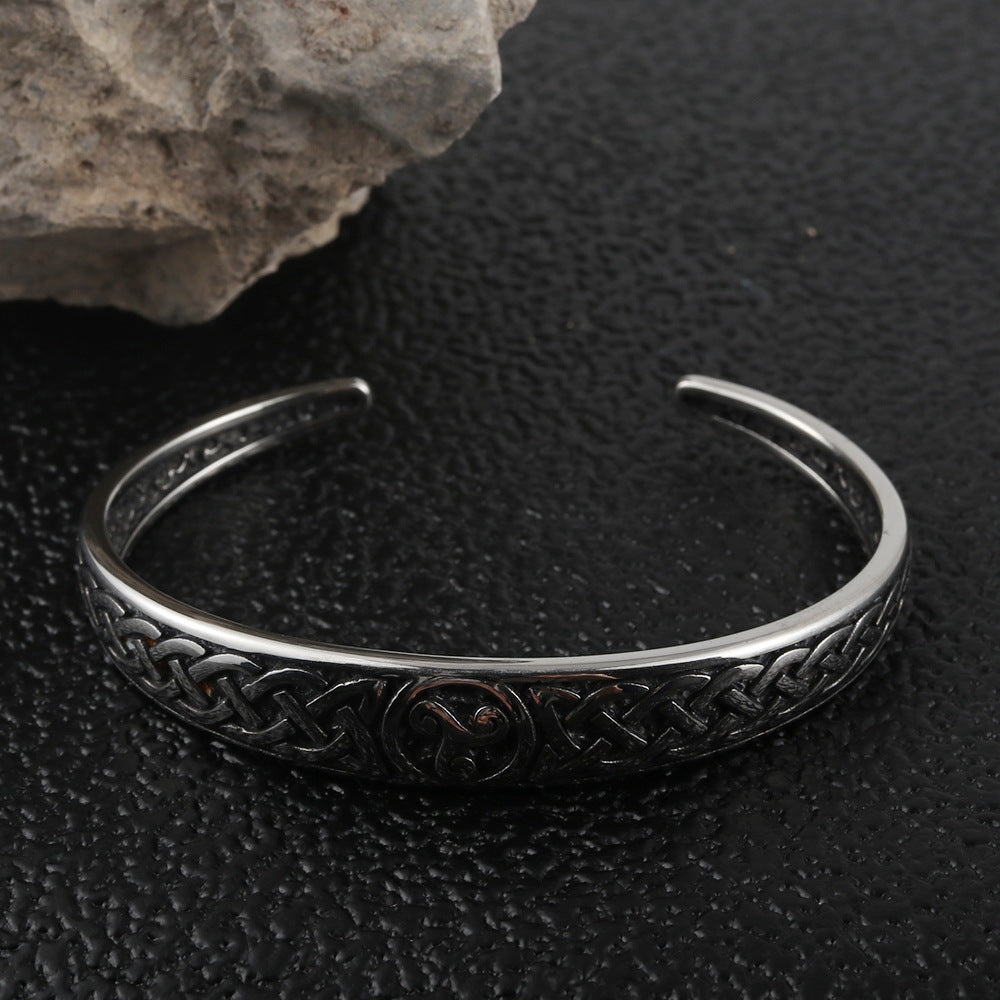 Schöne Armband mit einzigartigem Stil