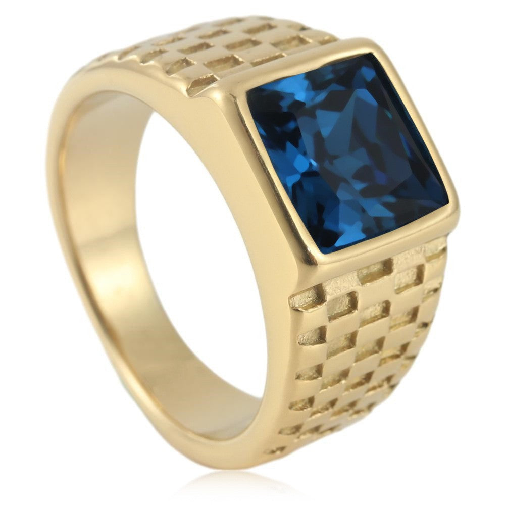 Zarte handwerkliche Ring