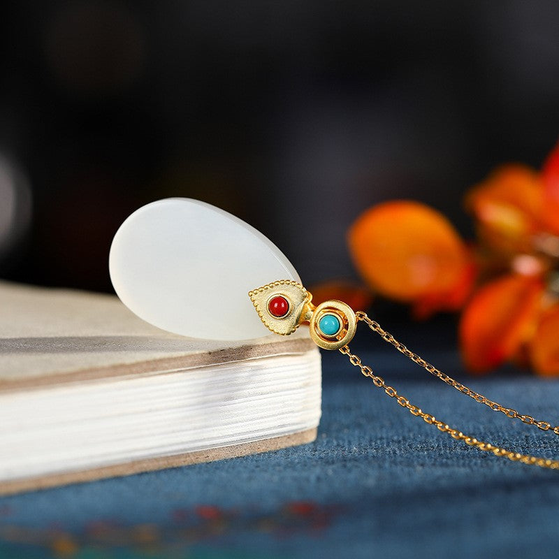 Schöne Gold Halskette mit einzigartigem Stil