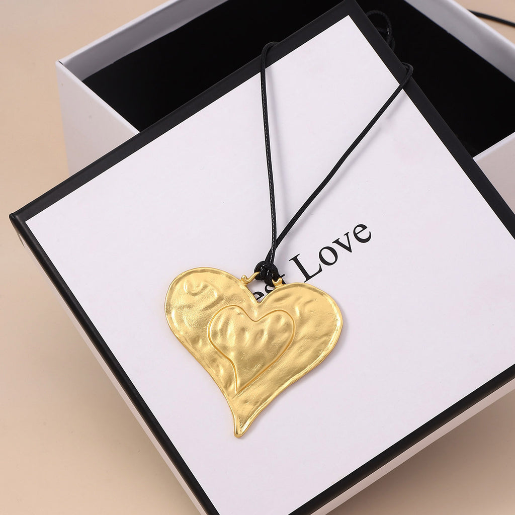 Schöne Halskette mit einzigartigem Stil