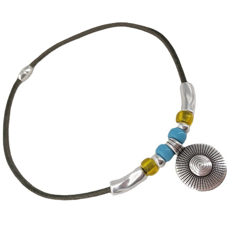 Schöne Halskette mit einzigartigem Stil