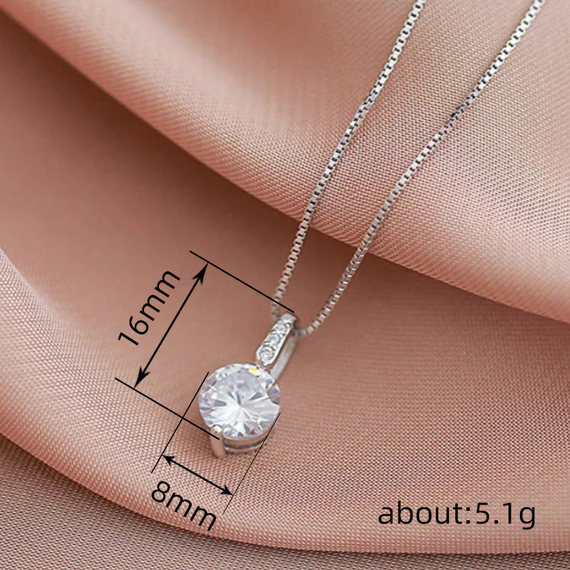 Zarte handwerkliche Halskette