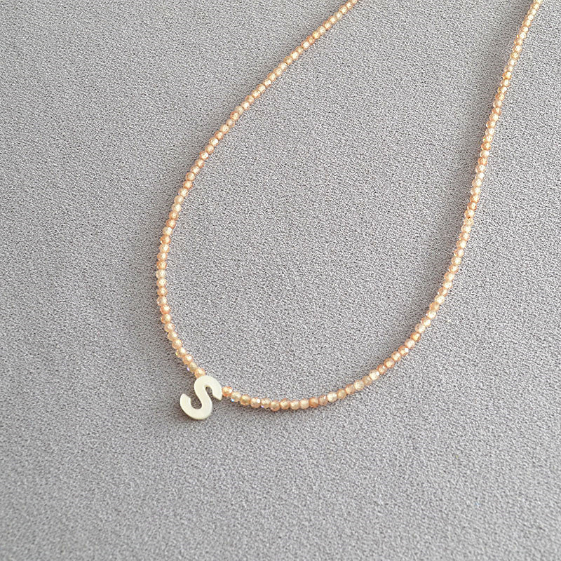 Schöne Halskette mit einzigartigem Stil