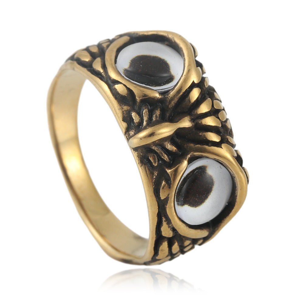 Zarte handwerkliche Ring