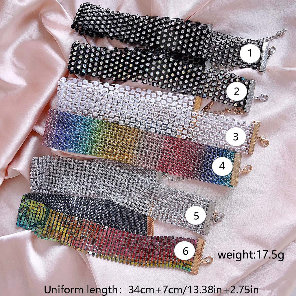 Schöne Halskette mit einzigartigem Stil