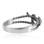 Zarte handwerkliche Ring