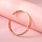 Schöne Gold Armband mit einzigartigem Stil