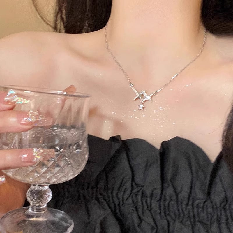 Zarte handwerkliche Halskette