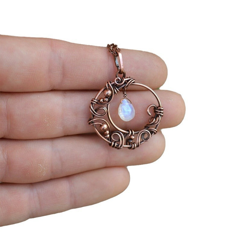 Zarte handwerkliche Halskette