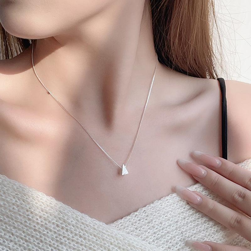 Schöne Halskette mit einzigartigem Stil