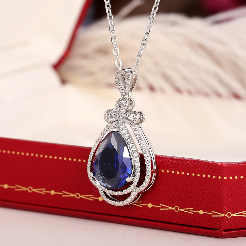 Schöne Halskette mit einzigartigem Stil