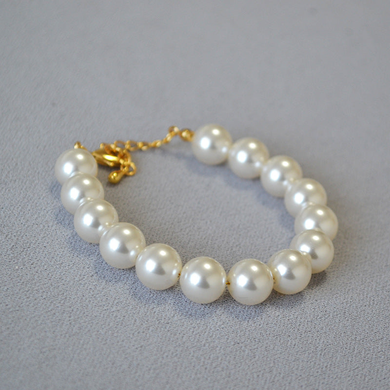 Schöne Perlen Armband mit einzigartigem Stil