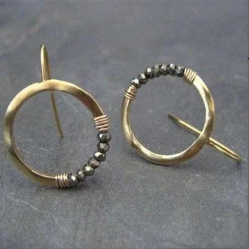 Zarte handwerkliche Ohrring