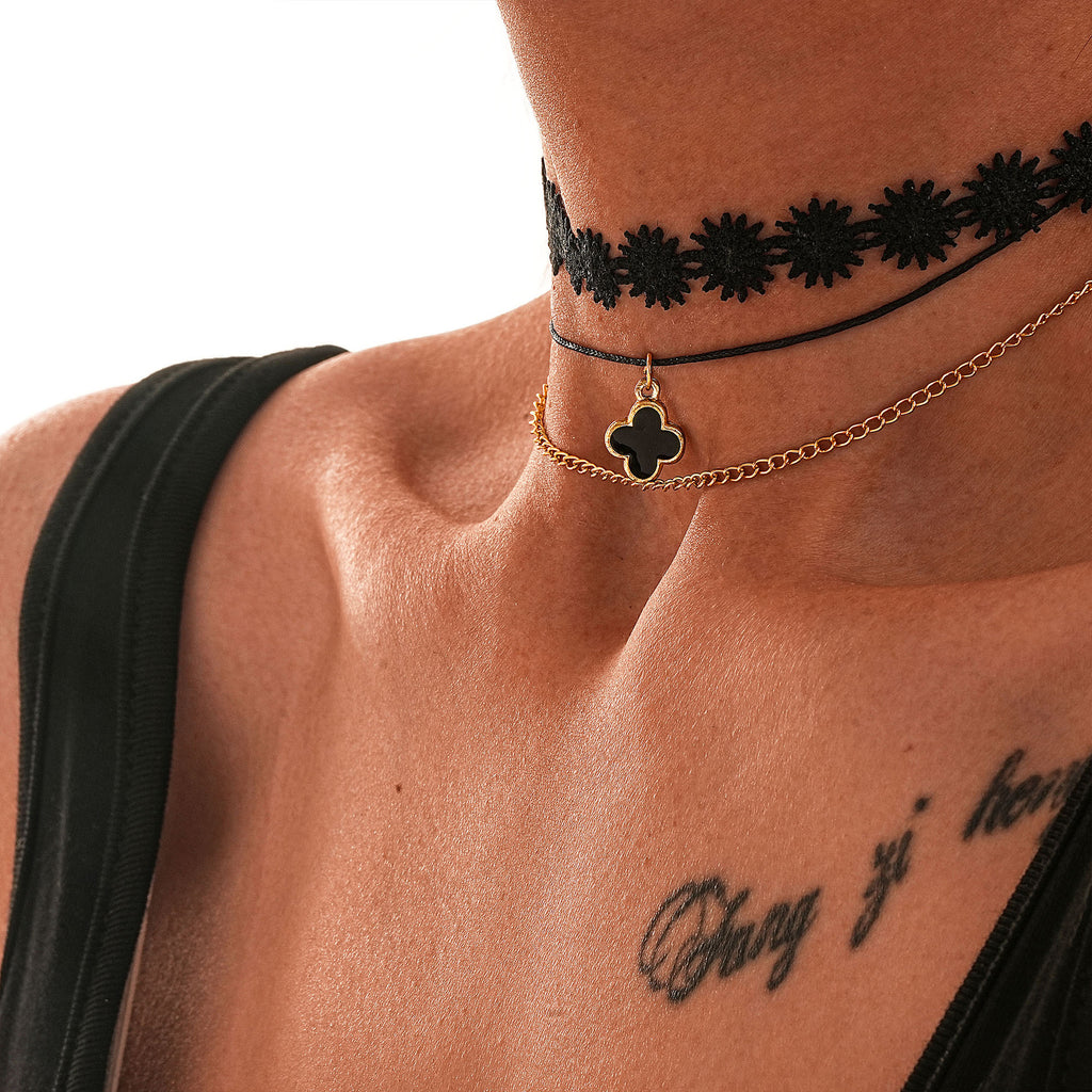 Schöne Halskette mit einzigartigem Stil