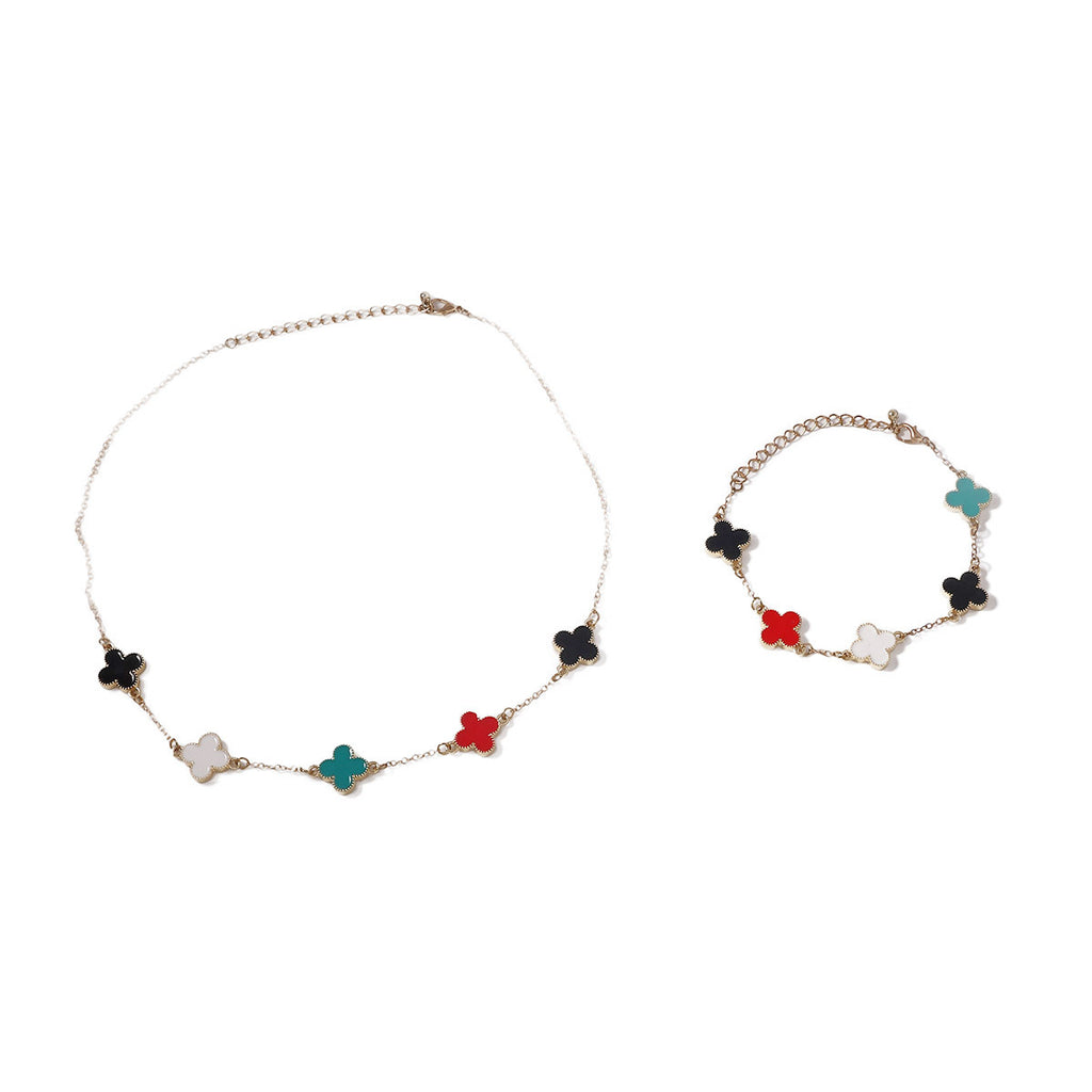 Schöne Halskette mit einzigartigem Stil