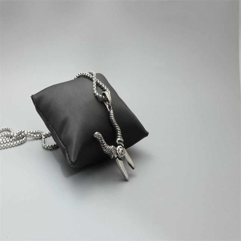 Schöne Halskette mit einzigartigem Stil