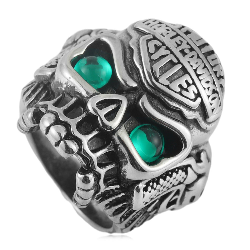 Zarte handwerkliche Ring