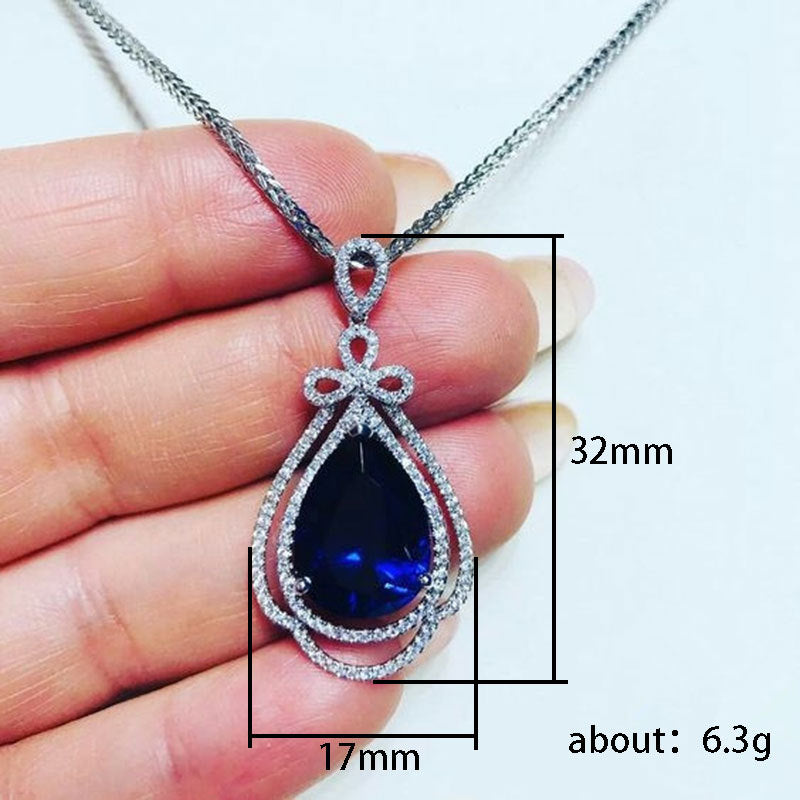 Schöne Halskette mit einzigartigem Stil