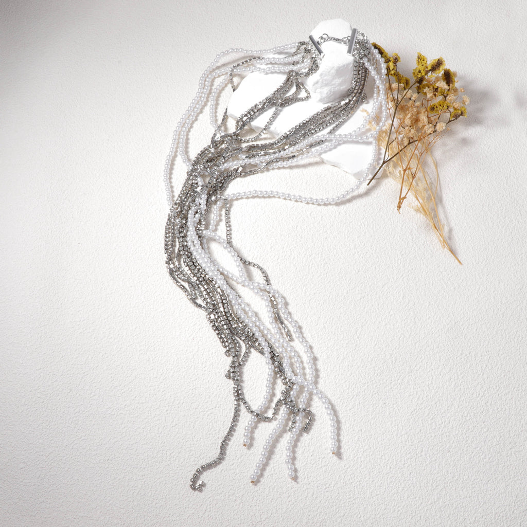 Schöne Perlen Halskette mit einzigartigem Stil