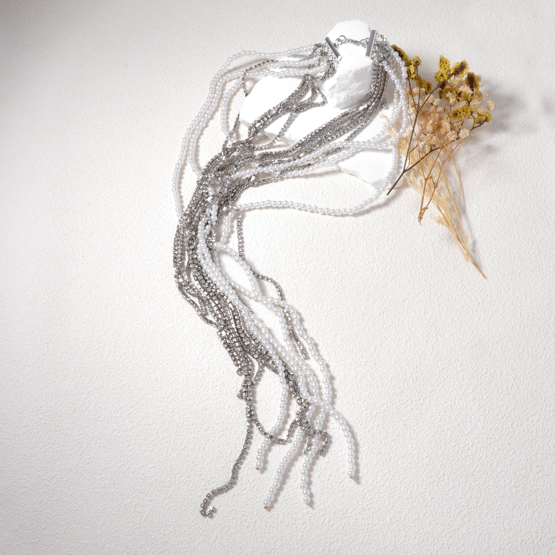 Schöne Perlen Halskette mit einzigartigem Stil