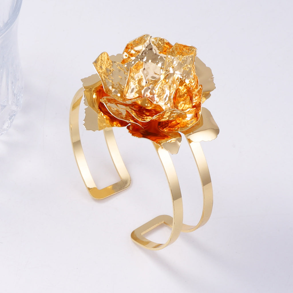 Schöne Armband mit einzigartigem Stil