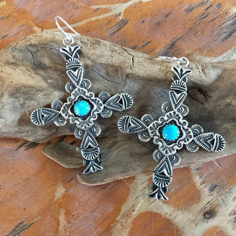 Atemberaubende Ohrring für den Alltag