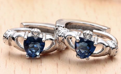 Schöne Ohrring mit einzigartigem Stil