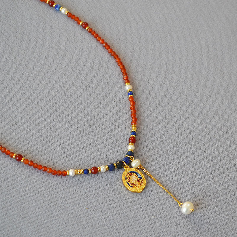 Zarte handwerkliche Halskette