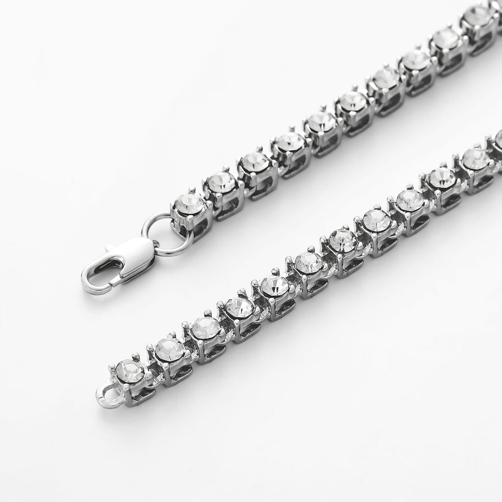 Zarte handwerkliche Halskette