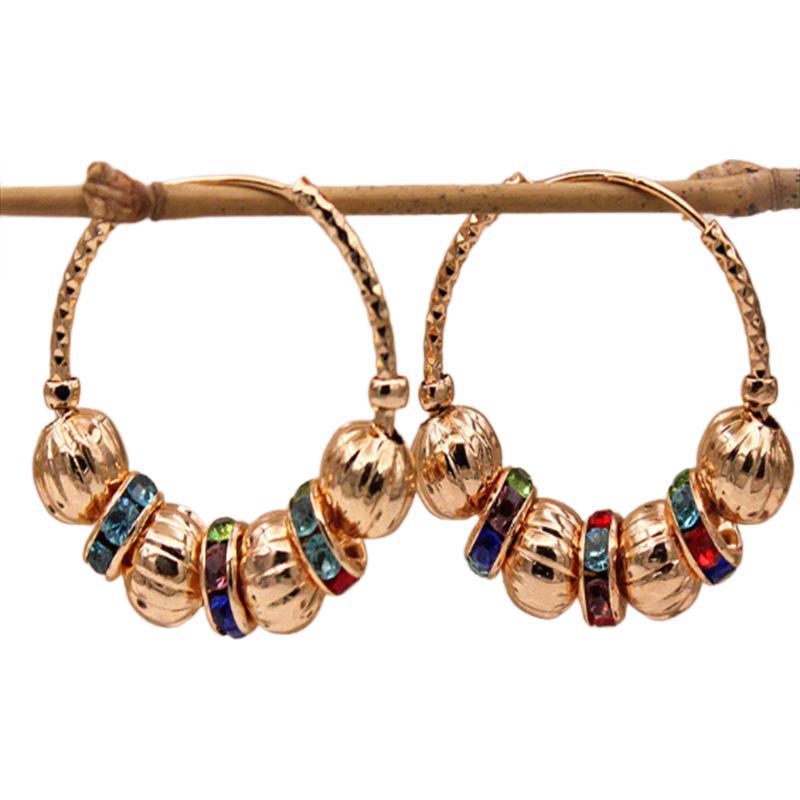 Charmante Gold Ohrring für jeden Anlass