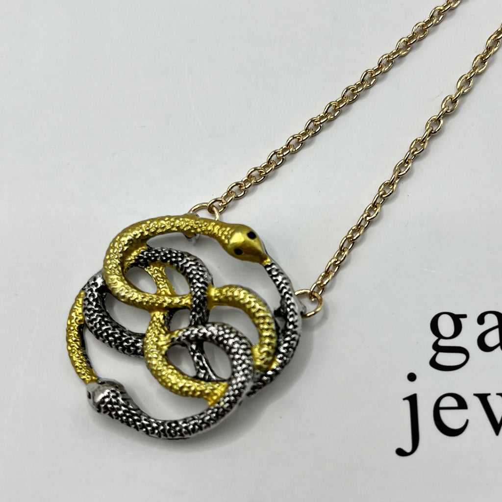 Schöne Halskette mit einzigartigem Stil