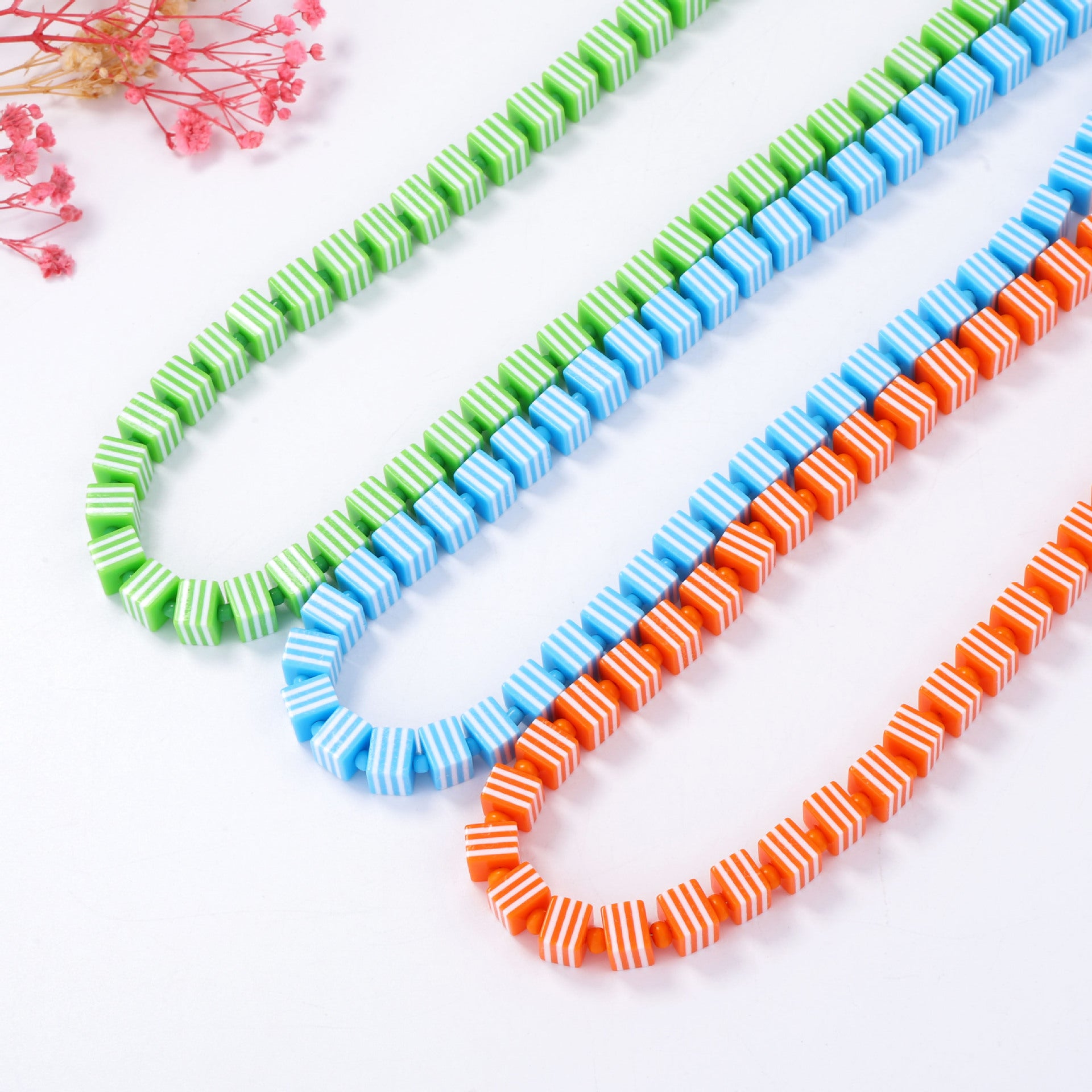 Schöne Halskette mit einzigartigem Stil