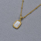 Schöne Gold Halskette mit einzigartigem Stil