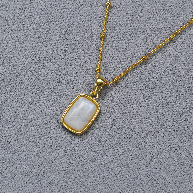 Schöne Gold Halskette mit einzigartigem Stil