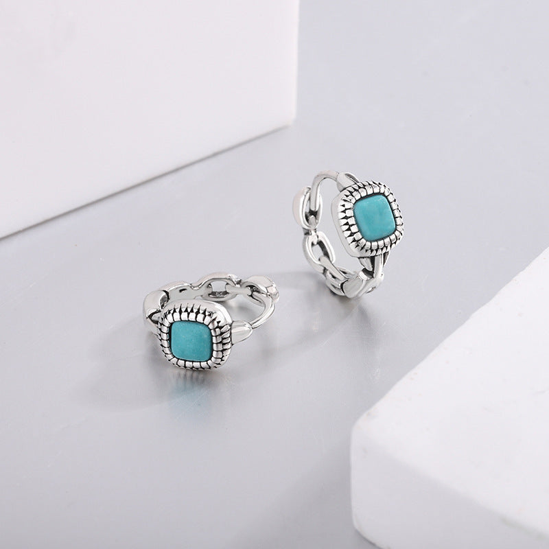 Zarte handwerkliche Ohrring