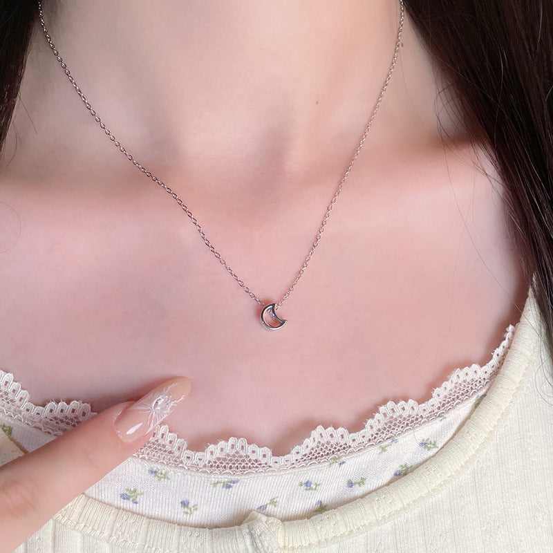 Zarte handwerkliche Halskette