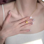 Schöne Gold Halskette mit einzigartigem Stil