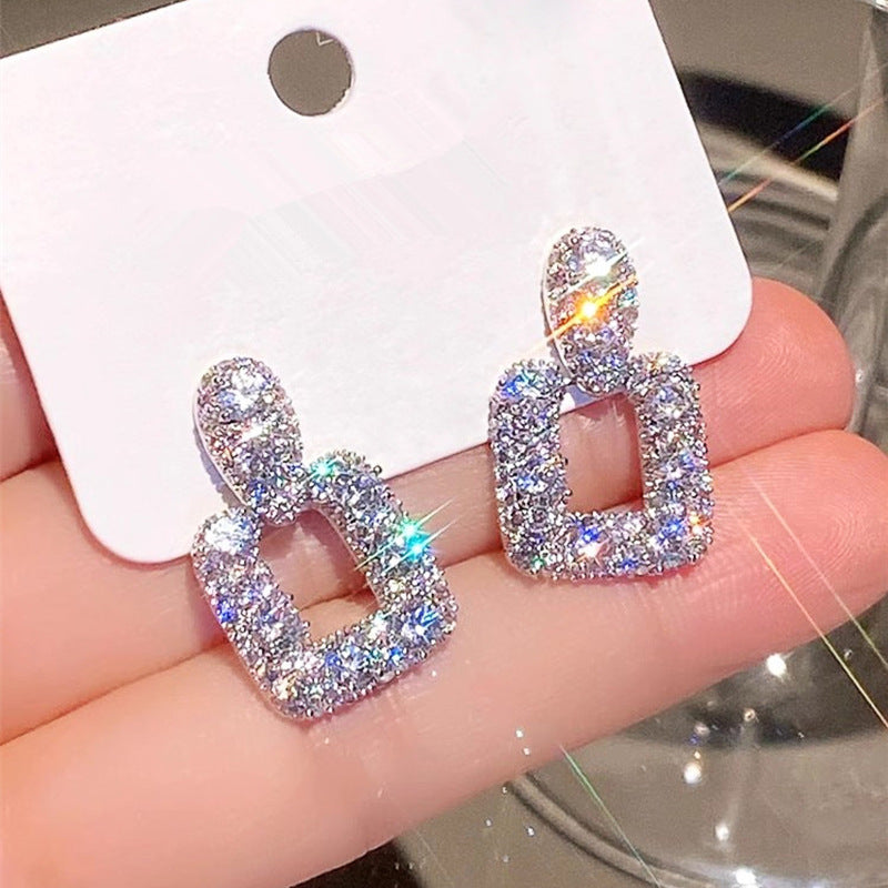 Atemberaubende Ohrring für den Alltag