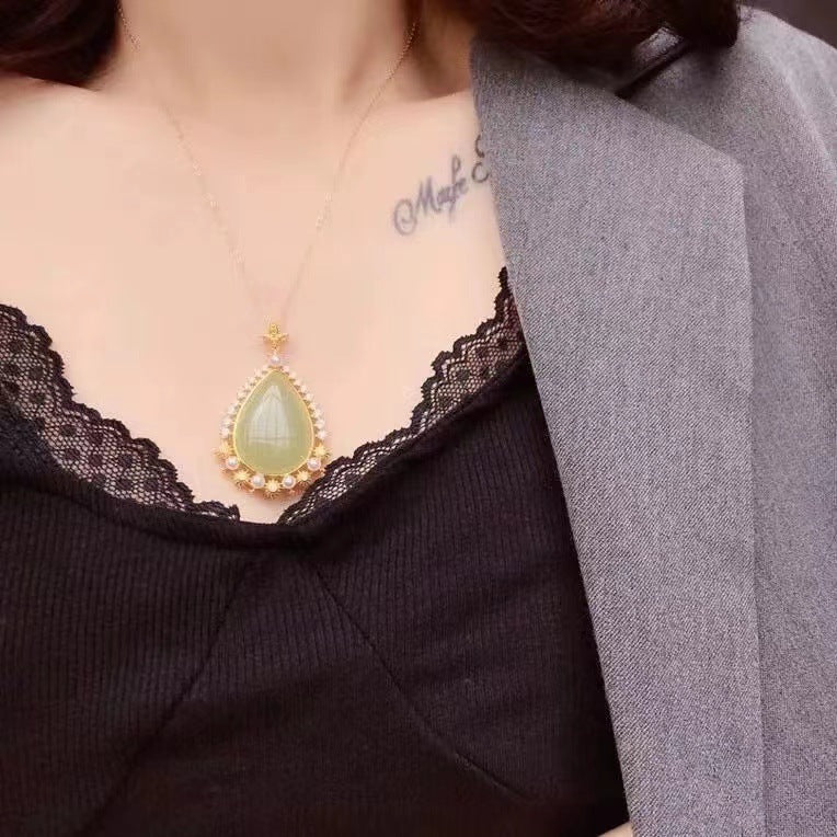 Zarte handwerkliche Halskette