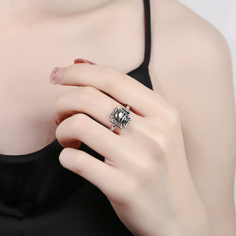 Zarte handwerkliche Halskette