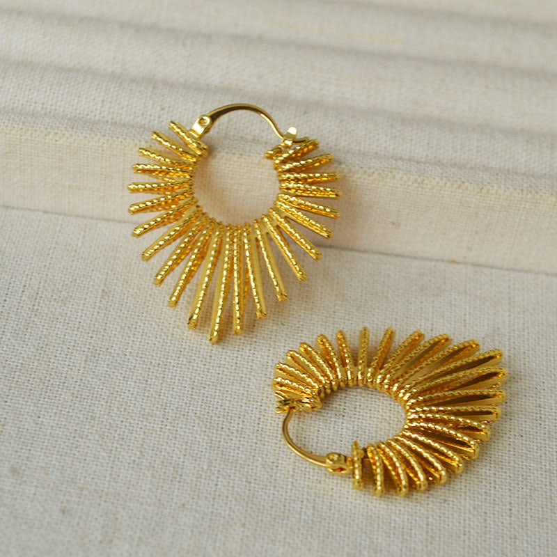 Atemberaubende Gold Ohrring für den Alltag