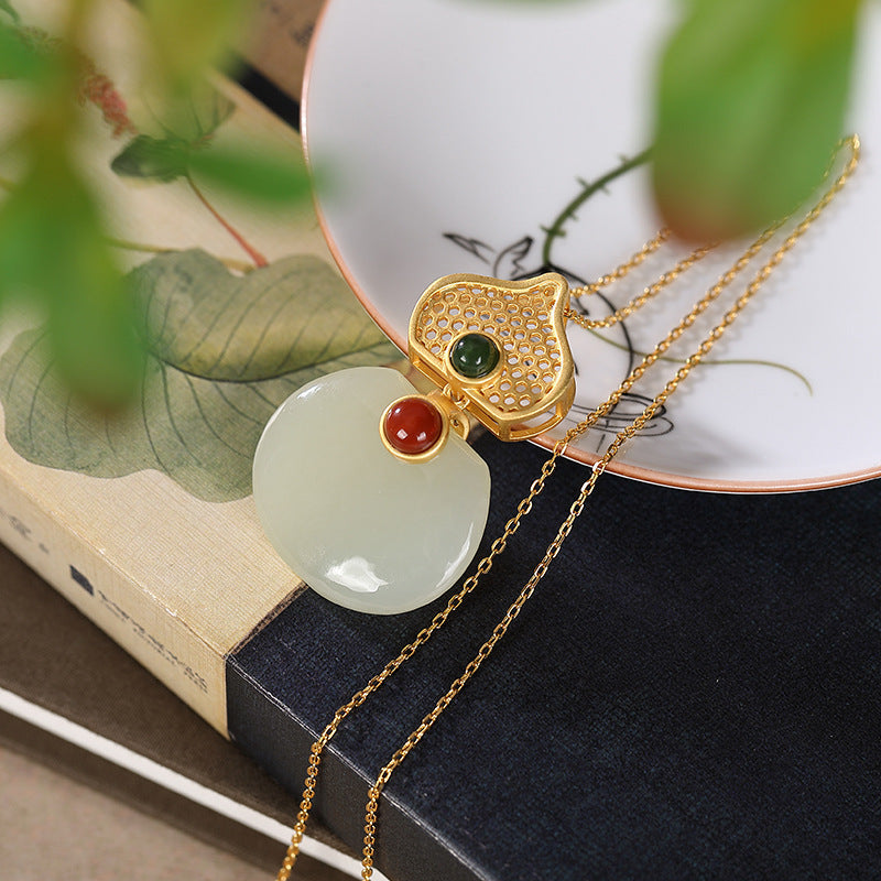 Schöne Gold Halskette mit einzigartigem Stil