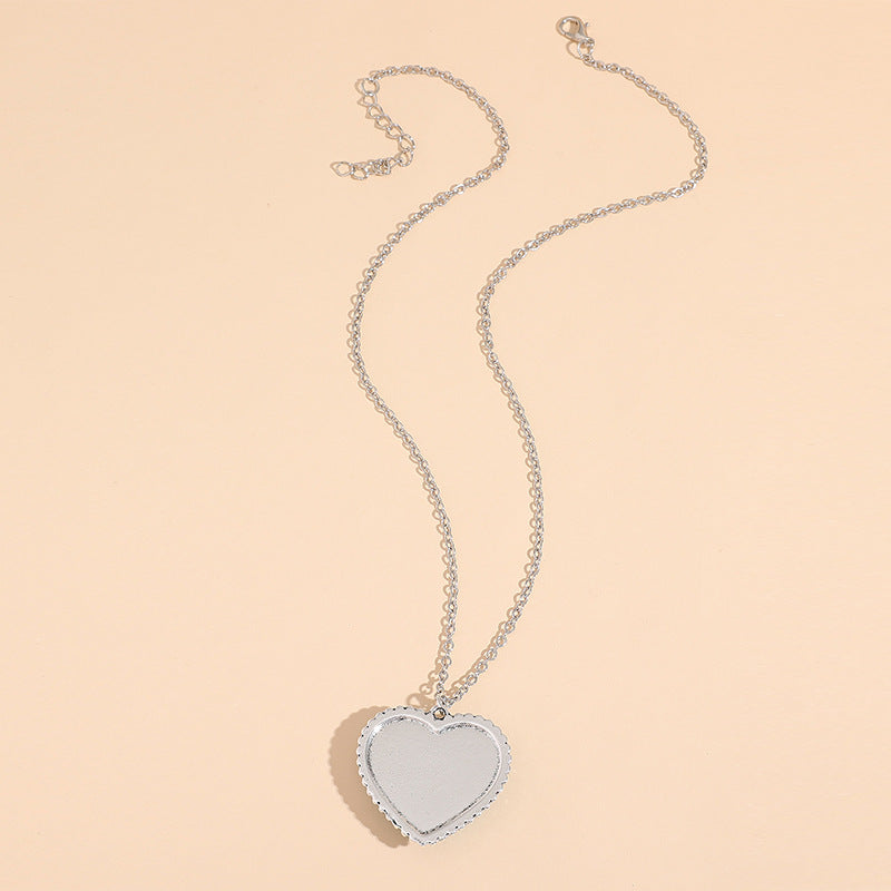 Schöne Halskette mit einzigartigem Stil