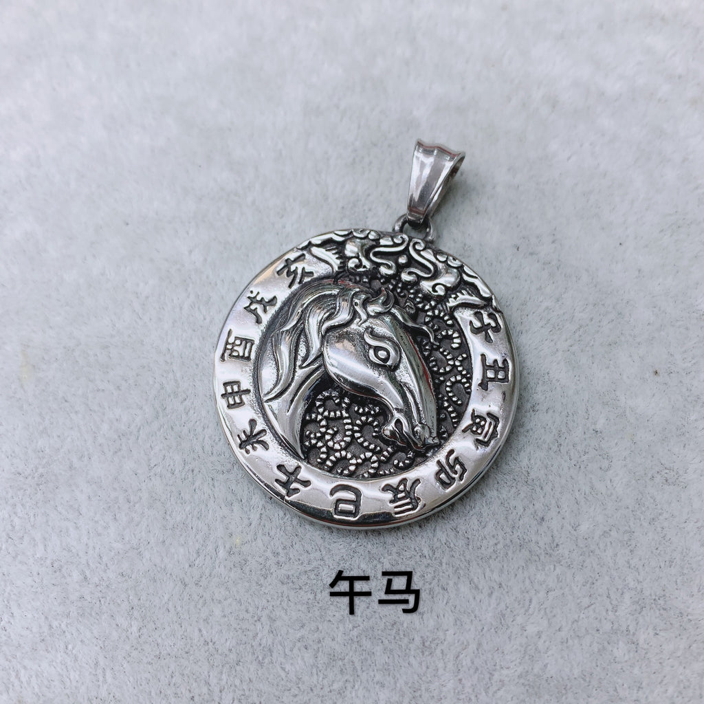 Schöne Halskette mit einzigartigem Stil