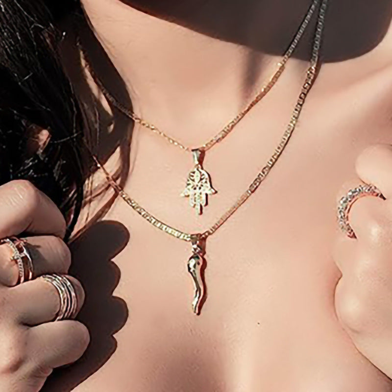 Schöne Halskette mit einzigartigem Stil